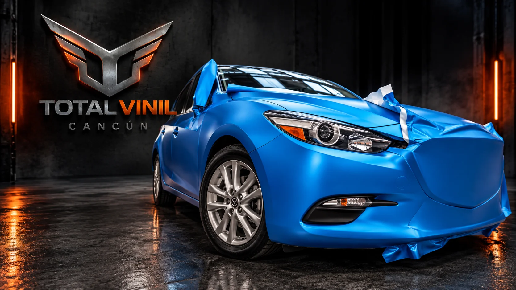 Mazda en proceso de forrado con baby blue cromo satin 